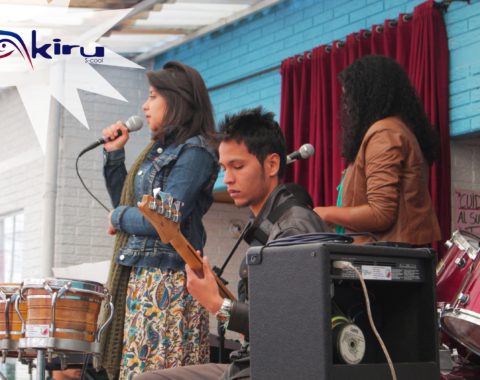 Kiru-chica-canta-americano (1)